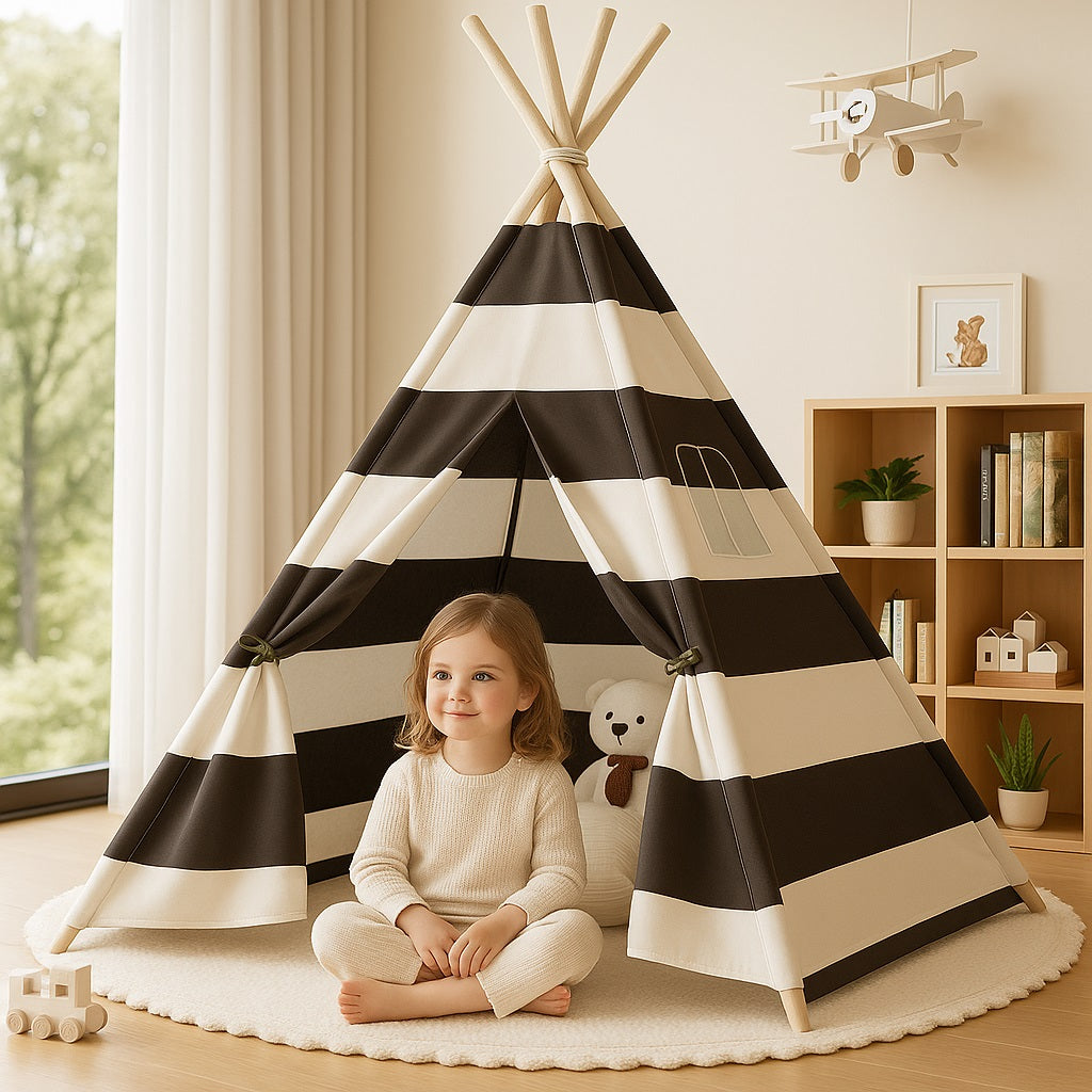 fillette devant son tipi enfant muetipy