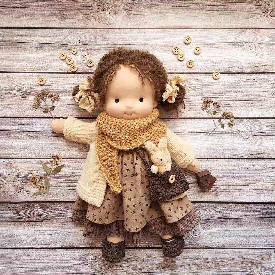 poupee en peluche handmade cheveux marron