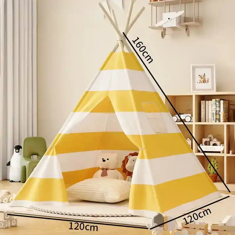 tipi enfant jaune-blanc au salon sur tapis