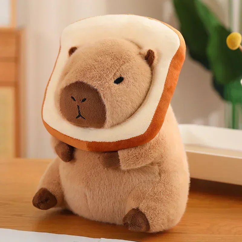 capybara peluche douce capydoux portant tranche de pain
