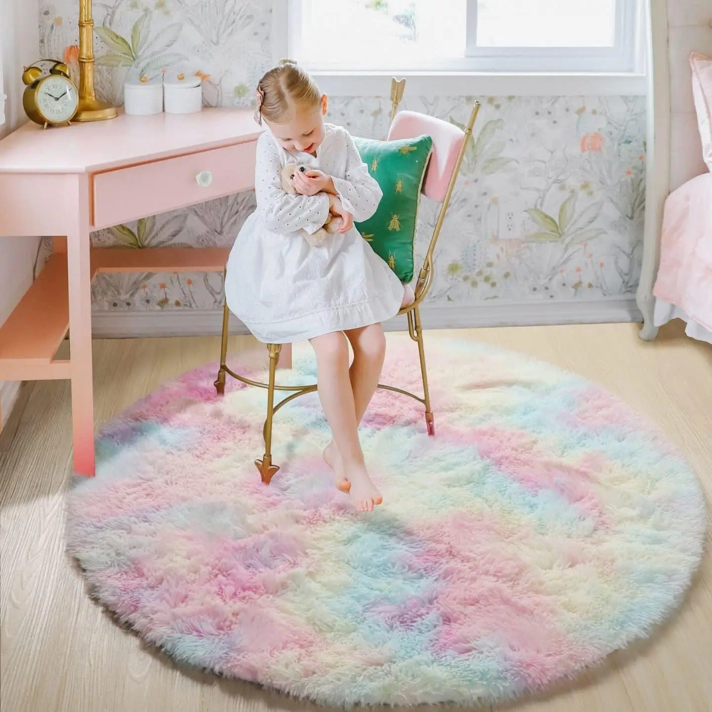 douceur caline sur le tapis chambre fille SergeRond