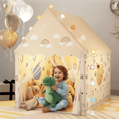 enfant de 5 ans jouant dans la tente beige magiqueaventure
