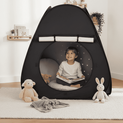 enfant souriant dans tente enfant sensorielle sa sensoritent