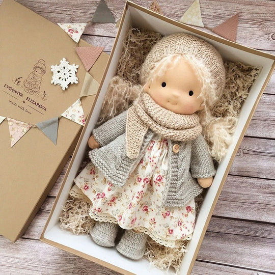 poupee en peluche handmade belle dame grise