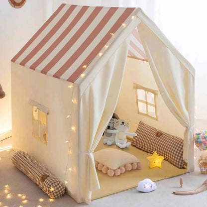 tente enfant cyan avec tapis et décorations | MagicNest™